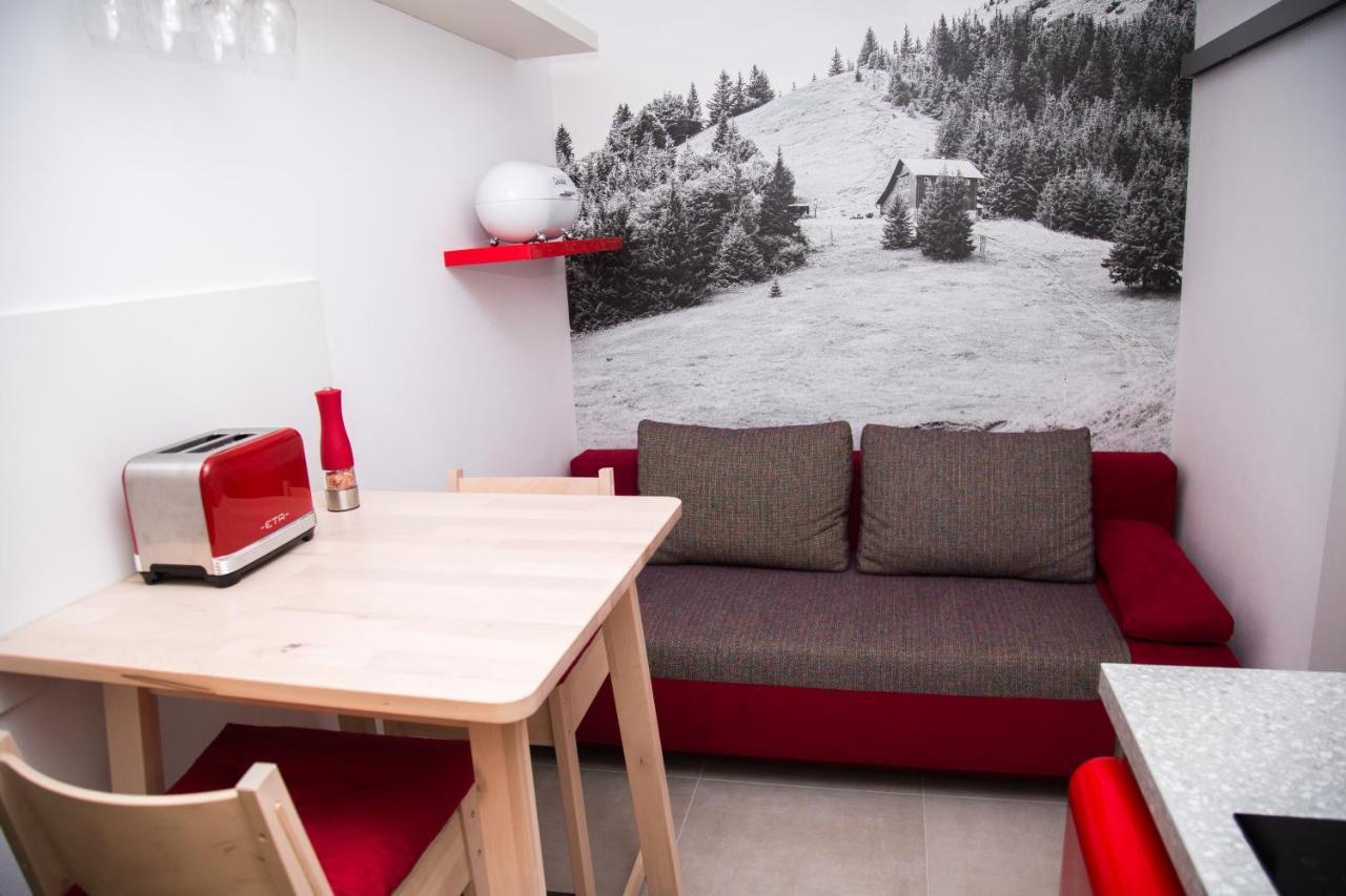 Snowland Apartmany Valča Exterior foto